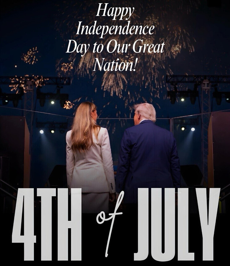 picture of Trump and the First Lady watching fireworks