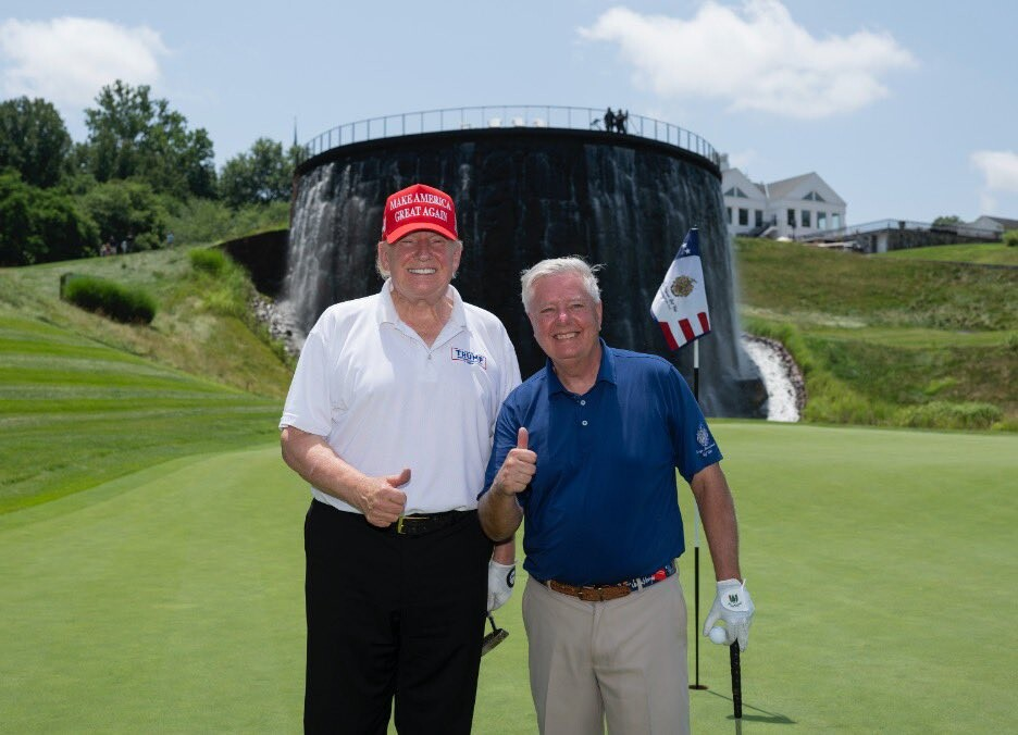 picture of Trump with Lindsey Graham