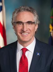 Portrait of Doug Burgum